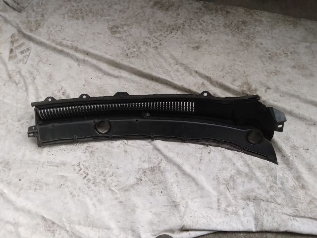 bontott SUZUKI KIZASHI Levélrács