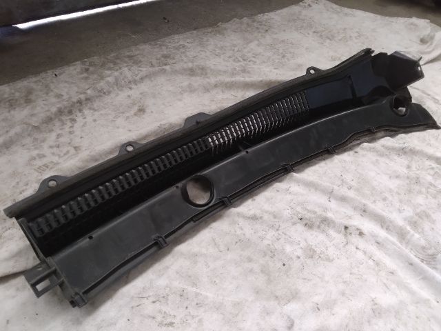 bontott SUZUKI KIZASHI Levélrács