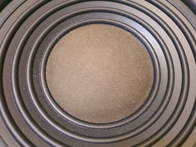 bontott SUZUKI KIZASHI Mélynyomó Hangszóró