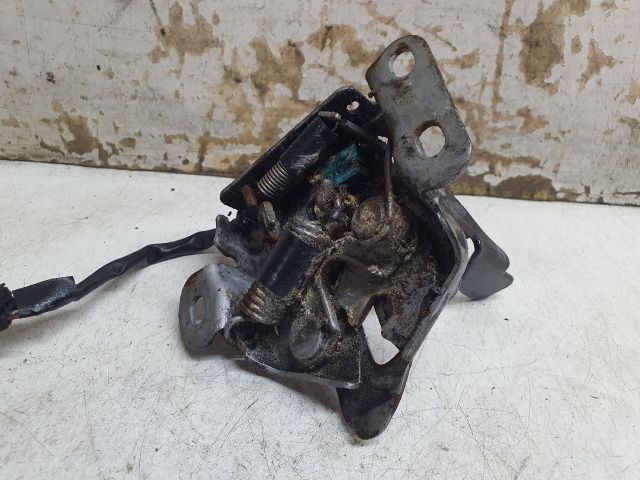 bontott SUZUKI KIZASHI Motorháztető Zárszerkezet