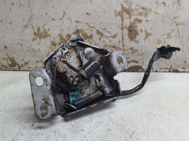 bontott SUZUKI KIZASHI Motorháztető Zárszerkezet