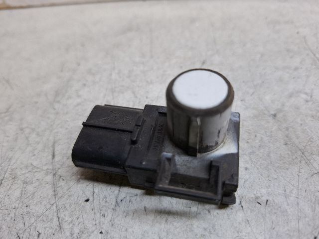 bontott SUZUKI KIZASHI Tolatóradar Fej