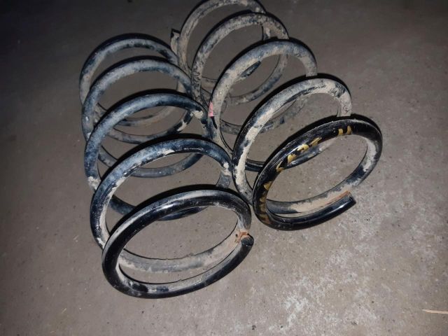 bontott SUZUKI LIANA Hátsó Rugó Pár