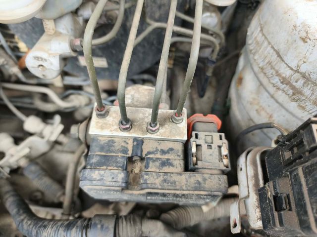 bontott SUZUKI LIANA Motor (Fűzött blokk hengerfejjel)