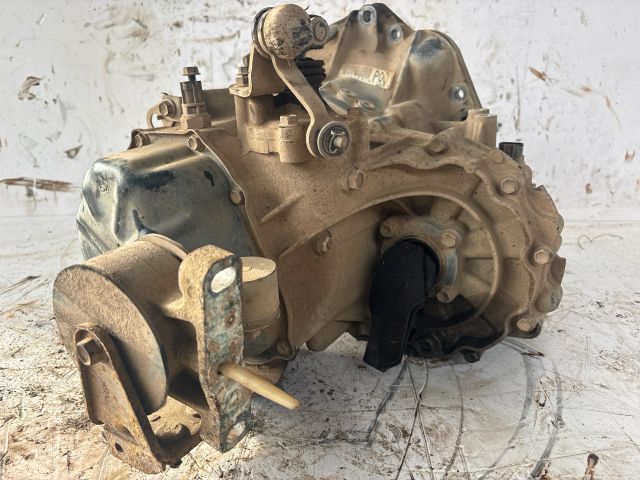 bontott SUZUKI LIANA Váltó (Mechanikus)