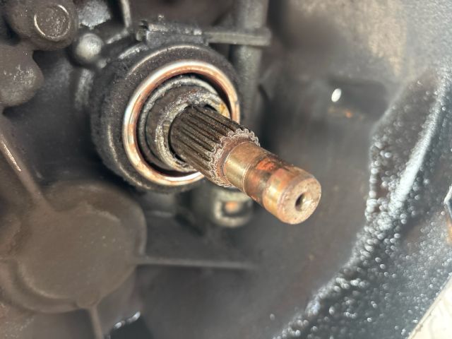 bontott SUZUKI LIANA Váltó (Mechanikus)