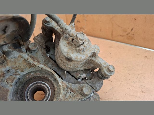 bontott SUZUKI LIANA Bal első Féknyereg Munkahengerrel