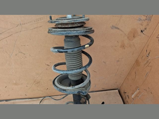 bontott SUZUKI LIANA Bal első Gólyaláb (Lengécsillapító, Rugó)