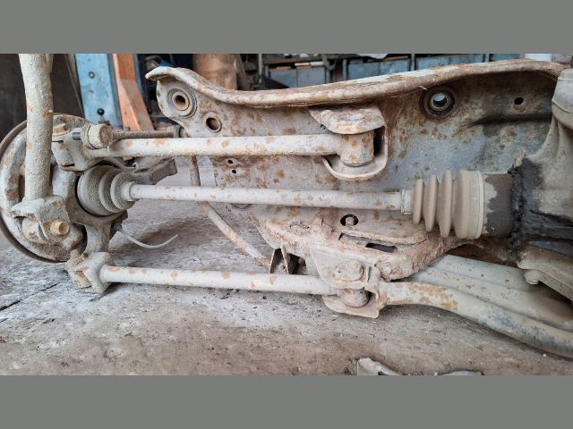 bontott SUZUKI LIANA Hátsó Differenciálmű