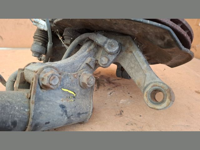 bontott SUZUKI LIANA Jobb első Csonkállvány Kerékaggyal