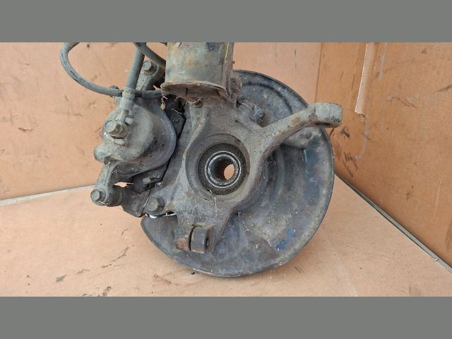 bontott SUZUKI LIANA Jobb első Csonkállvány Kerékaggyal