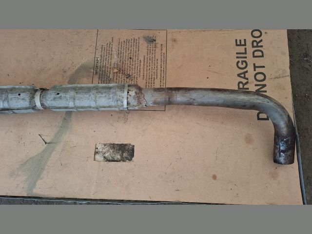 bontott SUZUKI LIANA Középső Kipufogó Cső