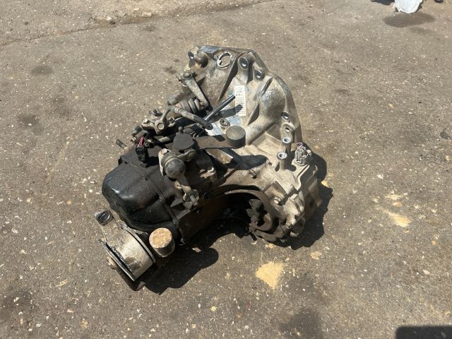 bontott SUZUKI LIANA Váltó (Mechanikus)