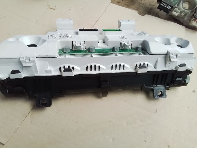 bontott SUZUKI LIANA Kilométeróra