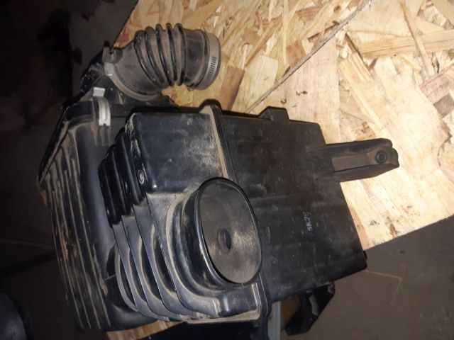 bontott SUZUKI LIANA Légszűrő Ház