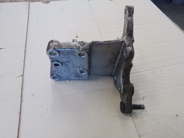 bontott SUZUKI LIANA Motor Tartó Bak (Fém)