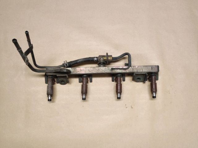 bontott SUZUKI LIANA Porlasztó Sor / Híd