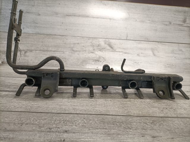 bontott SUZUKI LIANA Porlasztó Sor / Híd