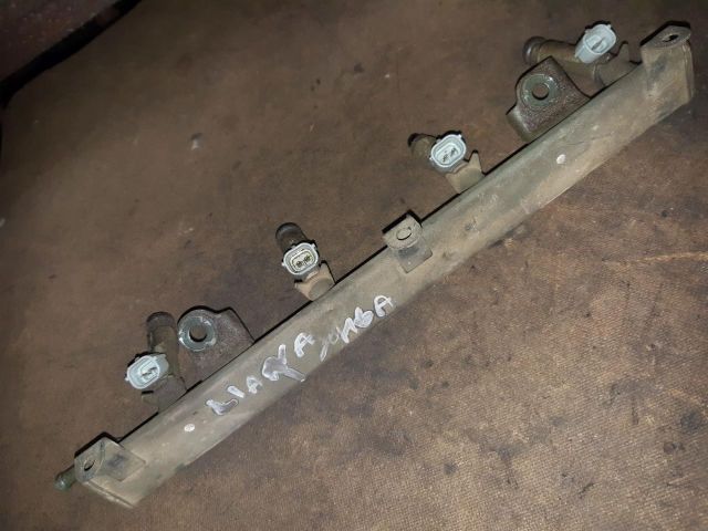 bontott SUZUKI LIANA Porlasztó Sor / Híd