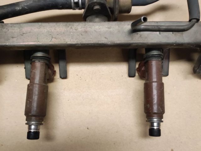 bontott SUZUKI LIANA Porlasztó Sor / Híd