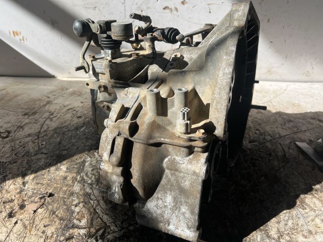 bontott SUZUKI LIANA Váltó (Mechanikus)