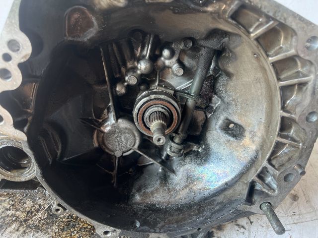 bontott SUZUKI LIANA Váltó (Mechanikus)