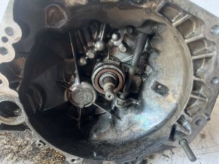 bontott SUZUKI LIANA Váltó (Mechanikus)