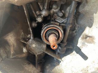 bontott SUZUKI LIANA Váltó (Mechanikus)