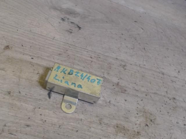 bontott SUZUKI LIANA Antenna Erősítő