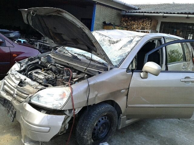 bontott SUZUKI LIANA Bal első Ajtó Szigetelés