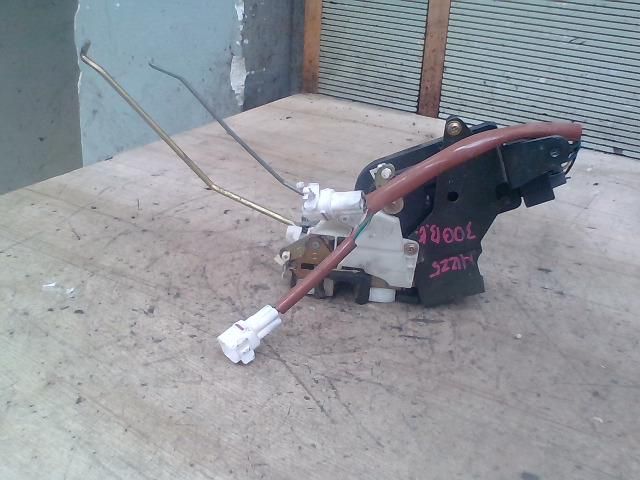 bontott SUZUKI LIANA Bal első Ajtózár