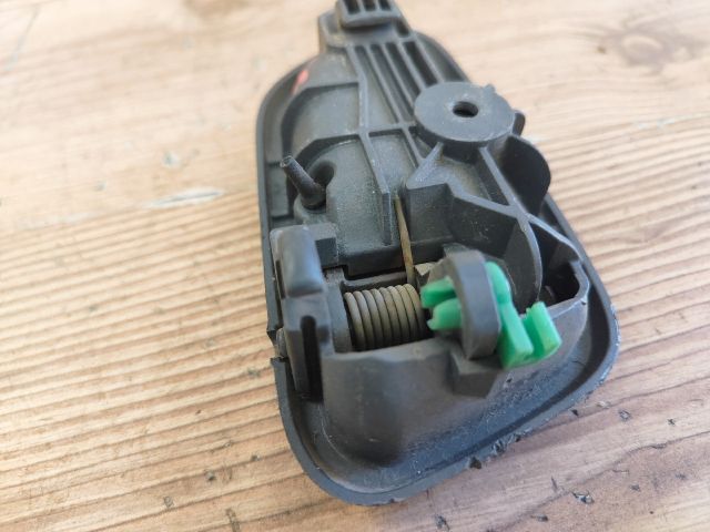 bontott SUZUKI LIANA Bal első Belső Kilincs