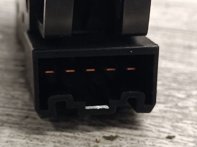 bontott SUZUKI LIANA Bal hátsó Ablakemelő Kapcsoló