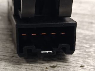 bontott SUZUKI LIANA Bal hátsó Ablakemelő Kapcsoló