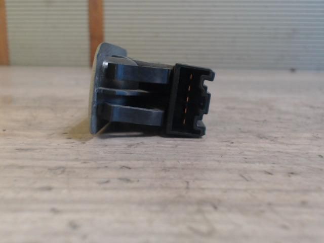 bontott SUZUKI LIANA Bal hátsó Ablakemelő Kapcsoló