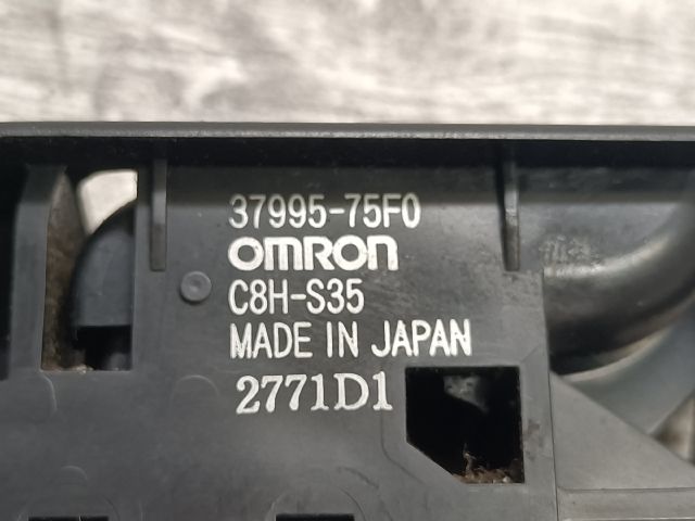 bontott SUZUKI LIANA Bal hátsó Ablakemelő Kapcsoló