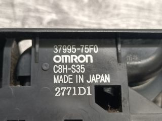 bontott SUZUKI LIANA Bal hátsó Ablakemelő Kapcsoló