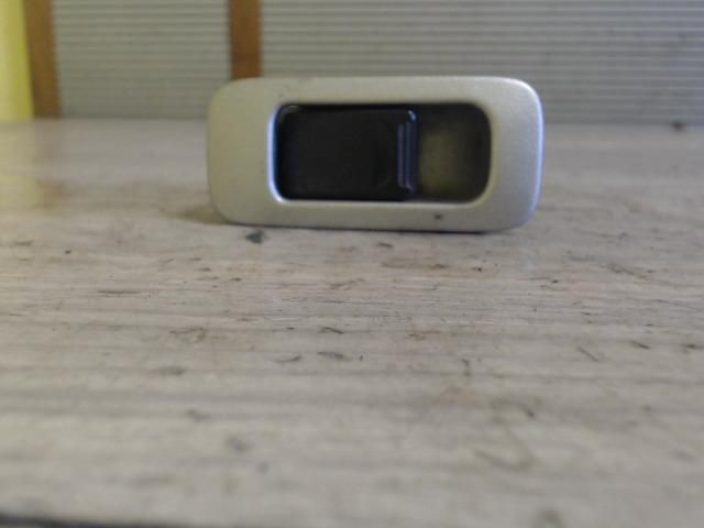 bontott SUZUKI LIANA Bal hátsó Ablakemelő Kapcsoló