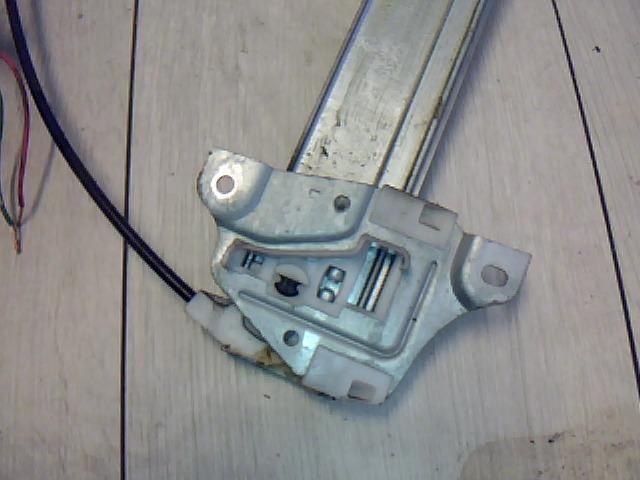 bontott SUZUKI LIANA Bal hátsó Ablakemelő Szerkezet (Elektromos)