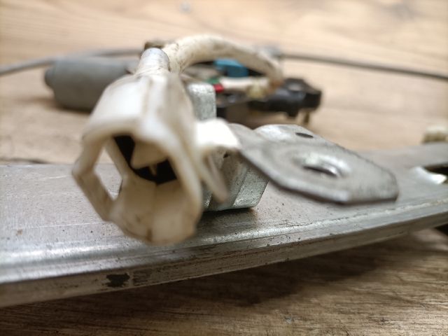 bontott SUZUKI LIANA Bal hátsó Ablakemelő Szerkezet (Elektromos)