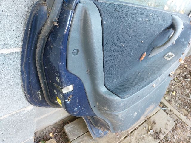 bontott SUZUKI LIANA Bal hátsó Ajtó (Részeivel)