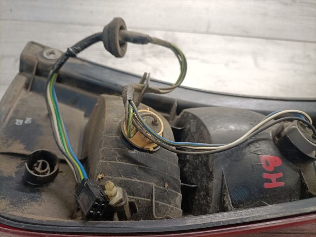 bontott SUZUKI LIANA Bal Hátsó Lámpa