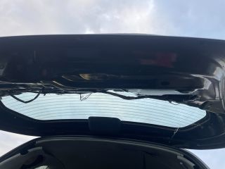 bontott SUZUKI LIANA Csomagtérajtó (Üres lemez)