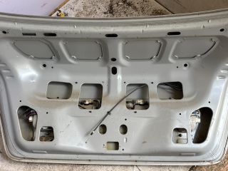 bontott SUZUKI LIANA Csomagtérajtó (Üres lemez)