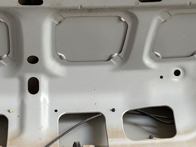 bontott SUZUKI LIANA Csomagtérajtó (Üres lemez)