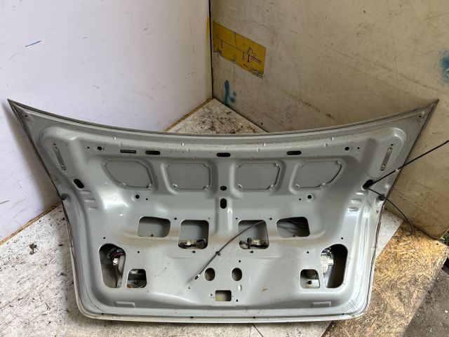 bontott SUZUKI LIANA Csomagtérajtó (Üres lemez)