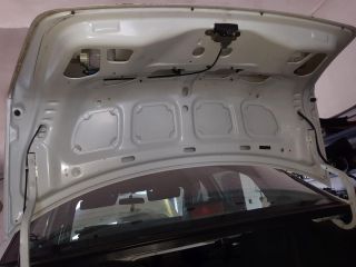 bontott SUZUKI LIANA Csomagtérajtó (Üres lemez)