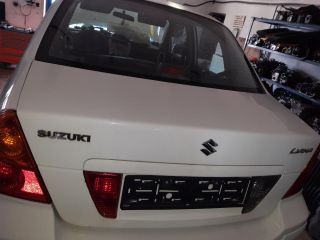 bontott SUZUKI LIANA Csomagtérajtó (Üres lemez)