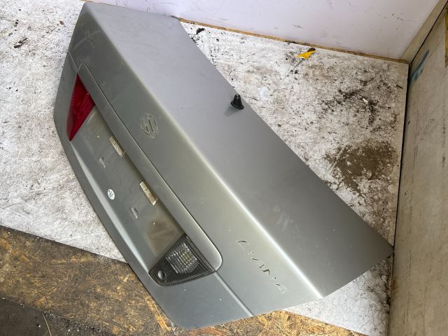 bontott SUZUKI LIANA Csomagtérajtó (Üres lemez)