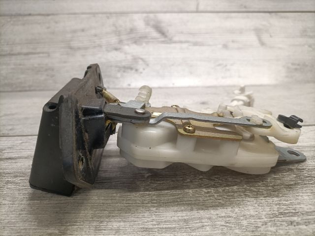 bontott SUZUKI LIANA Csomagtérajtó Zárszerkezet